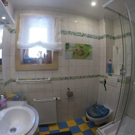 Ferienhaeuser Familie Hofer Weissensee Stockenboi