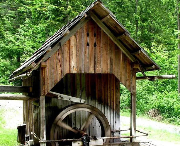 Ferienhaeuser Familie Hofer Weissensee بيت للعطل