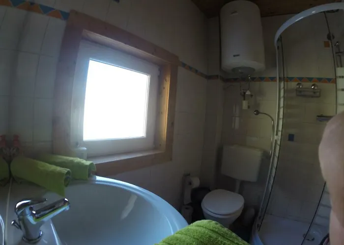 Ferienhaeuser Familie Hofer Weissensee